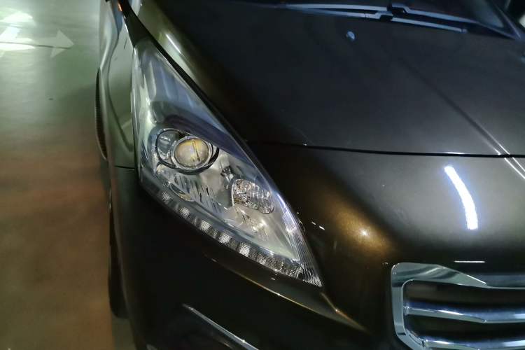 Used Peugeot 3008 2013 1.6THP Automatic Prestige Edition Right Front Headlight