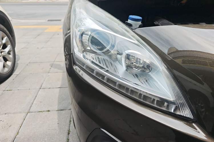 Used Peugeot 3008 2013 1.6THP Automatic Prestige Edition Right Front Headlight