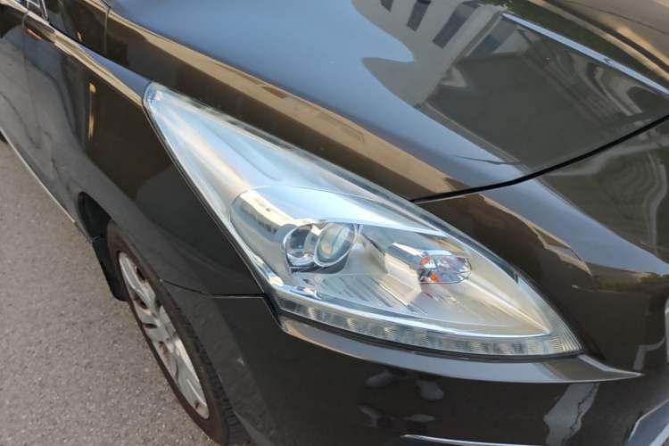 Used Peugeot 3008 2013 2.0L Manual Classic Edition Right Front Headlight