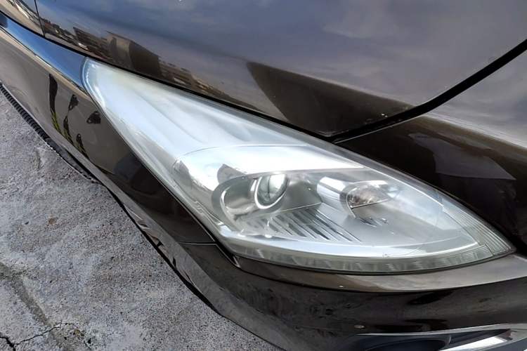 Used Peugeot 3008 2013 2.0L Automatic Trend Edition Right Front Headlight