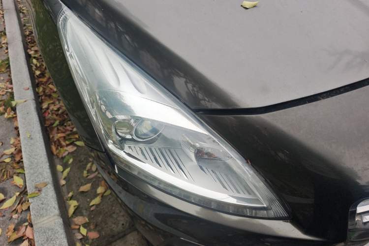 Used Peugeot 3008 2013 2.0L Automatic Trend Edition Right Front Headlight