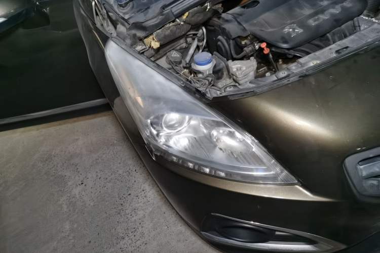 Used Peugeot 3008 2013 2.0L Automatic Trend Edition Right Front Headlight