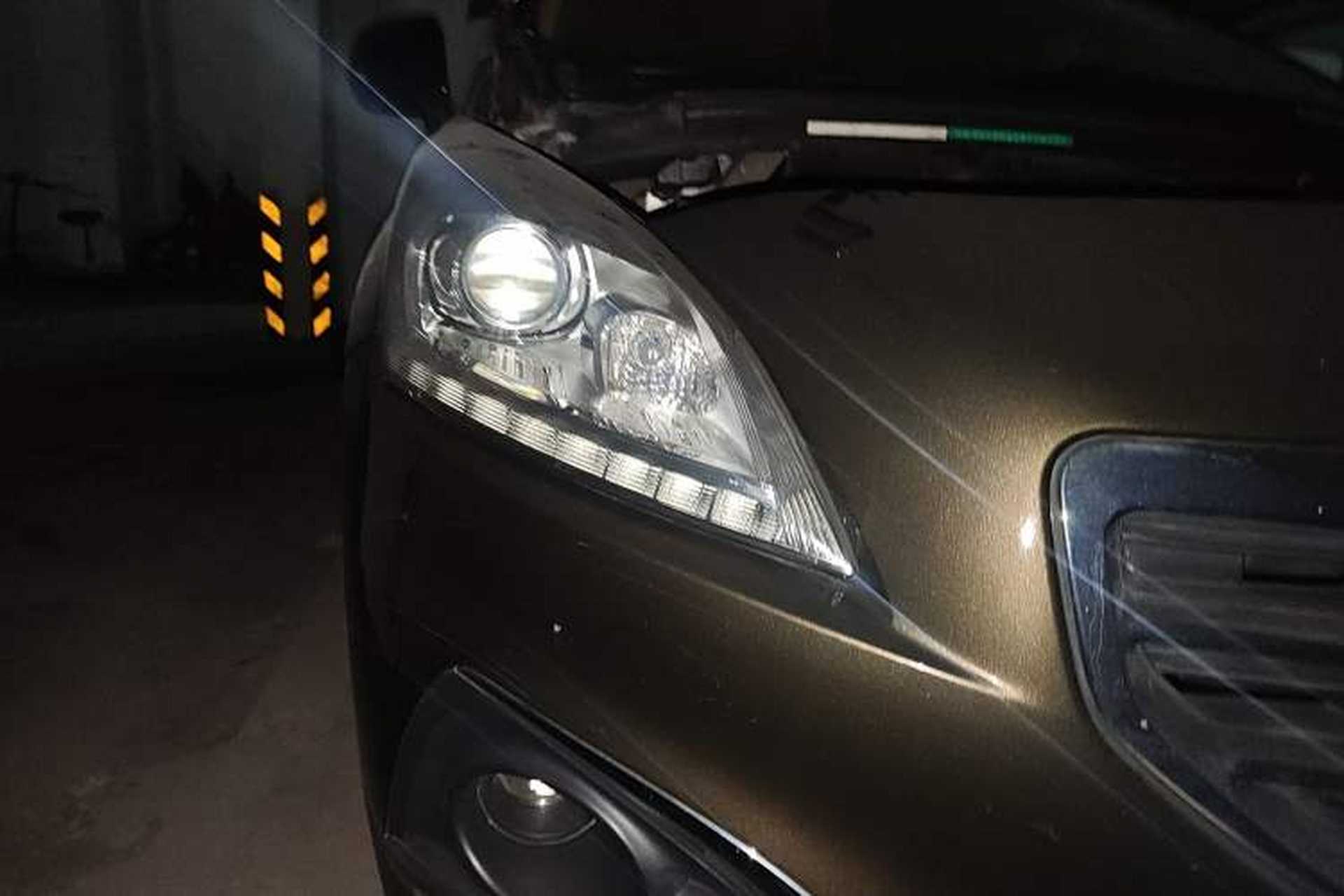Used Peugeot 3008 2013 2.0L Automatic Trend Edition Right Front Headlight