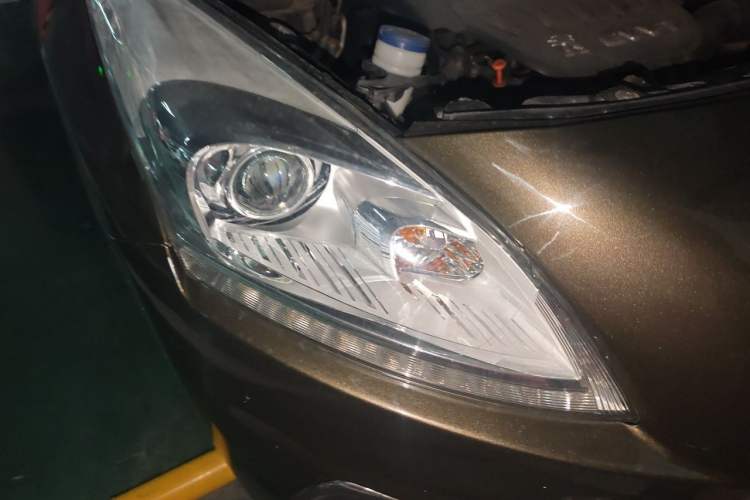 Used Peugeot 3008 2013 2.0L Automatic Trend Edition Right Front Headlight