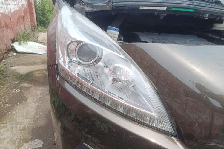 Used Peugeot 3008 2013 2.0L Automatic Trend Edition Right Front Headlight