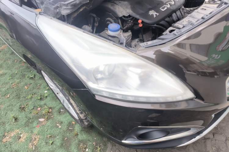 Used Peugeot 3008 2013 2.0L Automatic Trend Edition Right Front Headlight