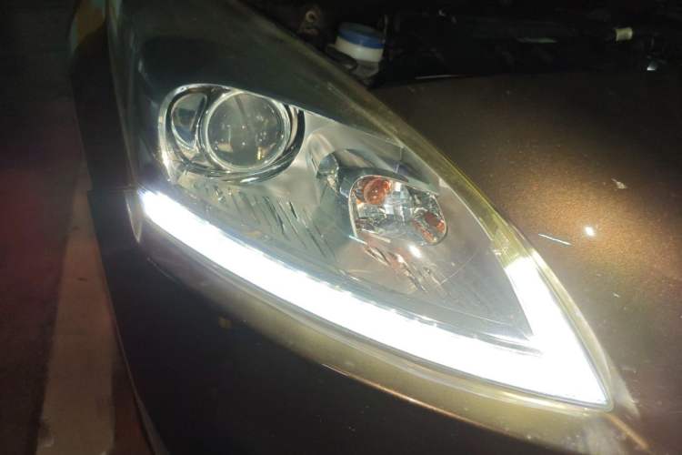 Used Peugeot 3008 2013 1.6THP Roland Garros Edition Right Front Headlight