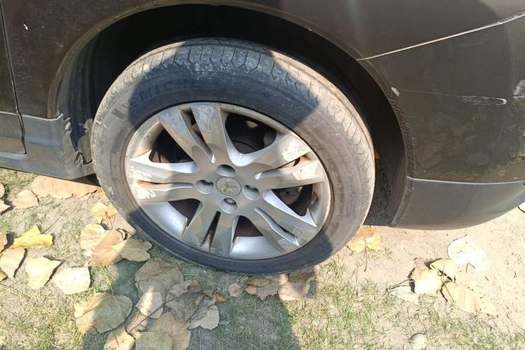 Used Peugeot 3008 2013 2.0L Automatic Trend Edition Right Front Wheel Hub