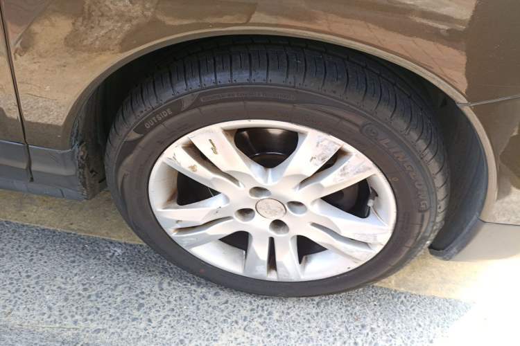 Used Peugeot 3008 2013 1.6THP Automatic Prestige Edition Right Front Wheel Hub