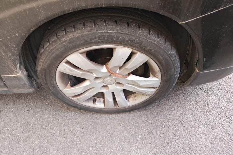 Used Peugeot 3008 2013 2.0L Automatic Trend Edition Right Front Wheel Hub