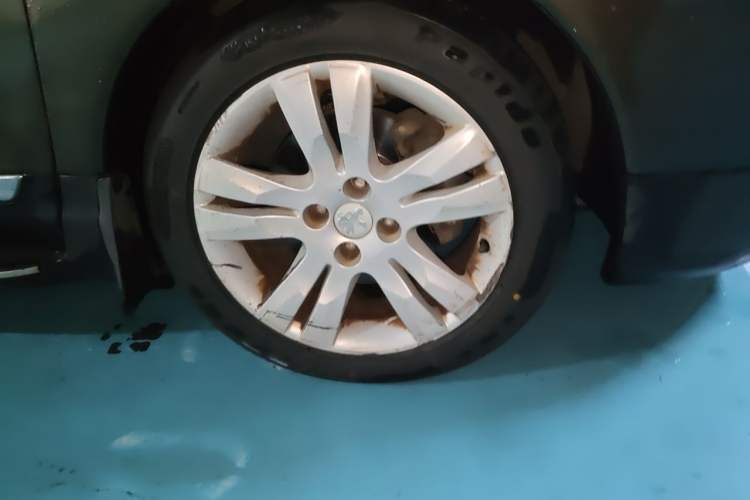 Used Peugeot 3008 2013 1.6THP Automatic Trend Edition Right Front Wheel Hub
