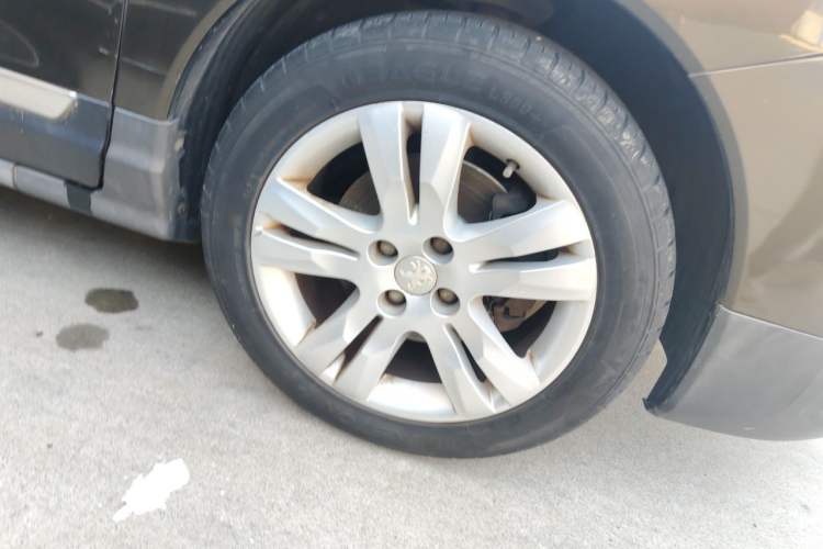 Used Peugeot 3008 2013 2.0L Automatic Trend Edition Right Front Wheel Hub