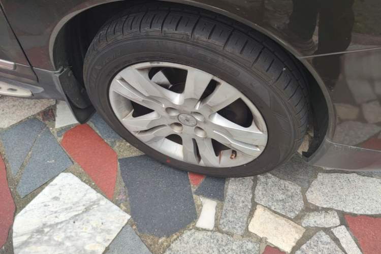 Used Peugeot 3008 2013 1.6THP Automatic Prestige Edition Right Front Wheel Hub