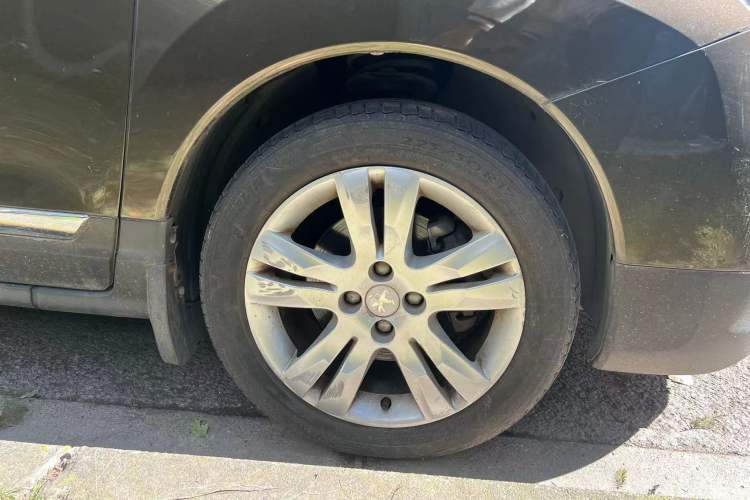 Used Peugeot 3008 2013 2.0L Automatic Trend Edition Right Front Wheel Hub
