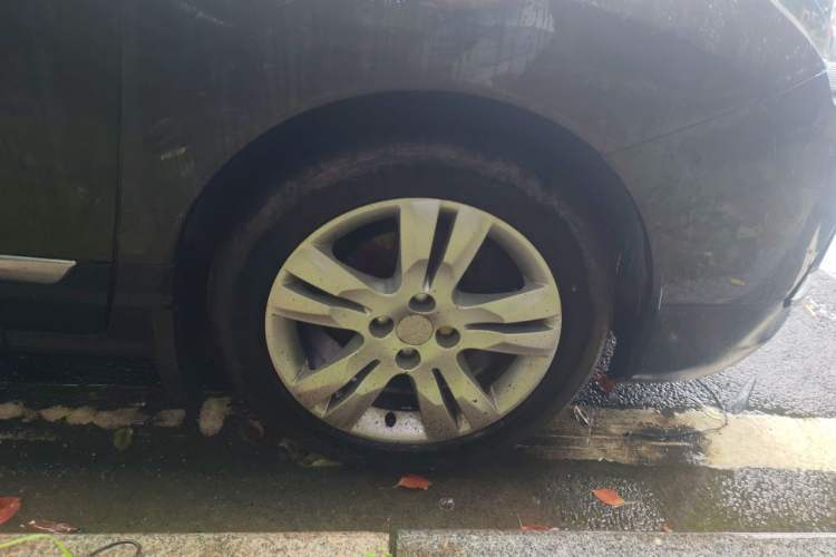 Used Peugeot 3008 2013 2.0L Automatic Trend Edition Right Front Wheel Hub