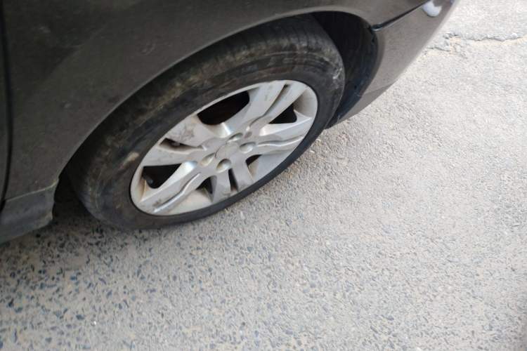 Used Peugeot 3008 2013 1.6THP Automatic Prestige Edition Right Front Wheel Hub