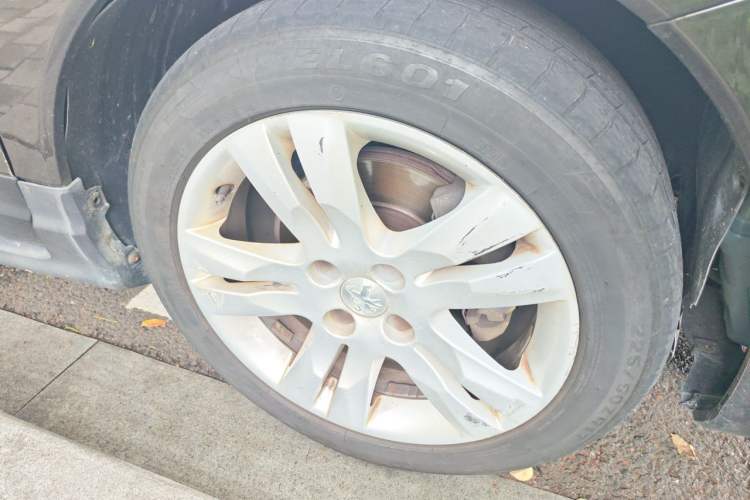 Used Peugeot 3008 2013 2.0L Automatic Trend Edition Right Front Wheel Hub