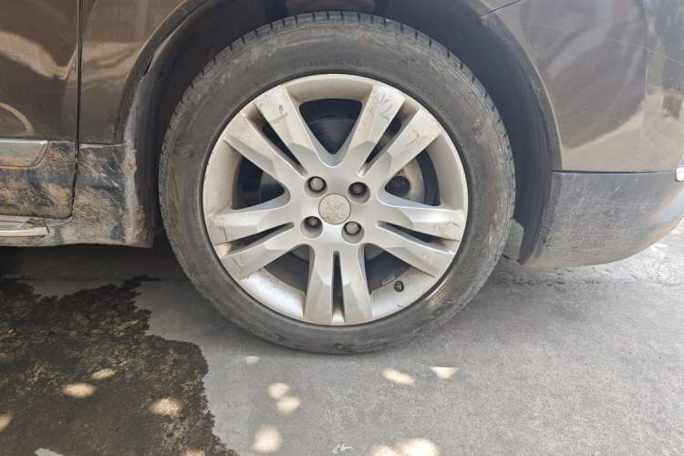 Used Peugeot 3008 2013 1.6THP Roland Garros Edition Right Front Wheel Hub