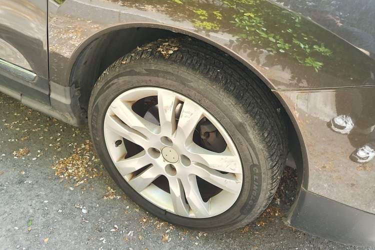 Used Peugeot 3008 2013 1.6THP Automatic Prestige Edition Right Front Wheel Hub