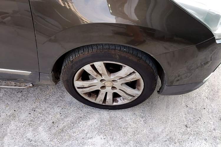 Used Peugeot 3008 2013 2.0L Automatic Trend Edition Right Front Wheel Hub