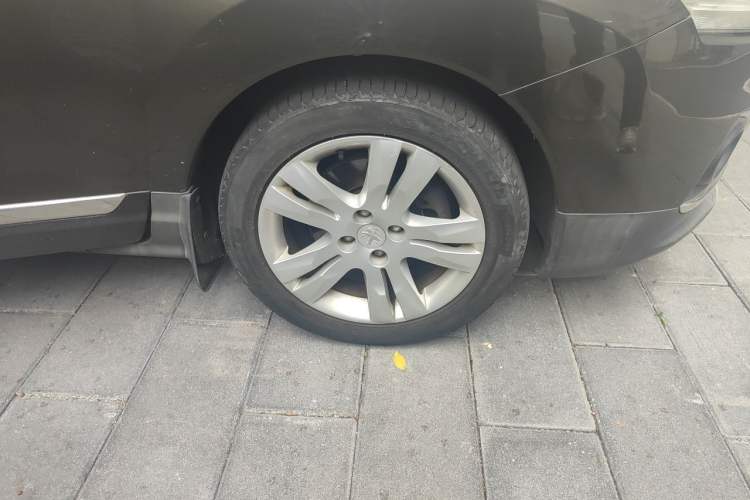 Used Peugeot 3008 2013 2.0L Automatic Trend Edition Right Front Wheel Hub
