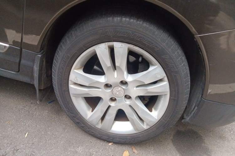Used Peugeot 3008 2013 2.0L Automatic Trend Edition Right Front Wheel Hub