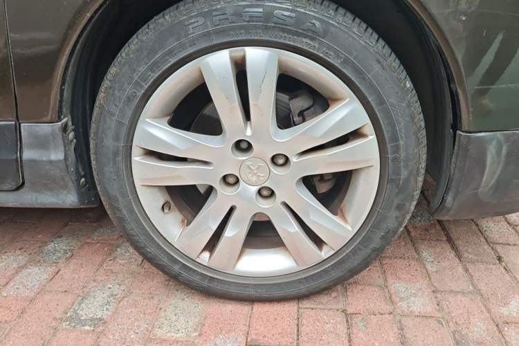 Used Peugeot 3008 2013 2.0L Manual Classic Edition Right Front Wheel Hub