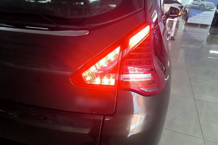 Used Peugeot 3008 2013 2.0L Automatic Classic Edition Right Rear Taillight