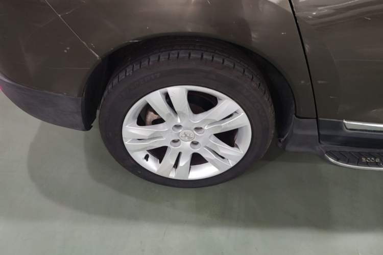 Used Peugeot 3008 2013 1.6THP Automatic Prestige Edition Right Rear Wheel Hub