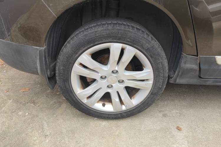 Used Peugeot 3008 2013 1.6THP Automatic Prestige Edition Right Rear Wheel Hub