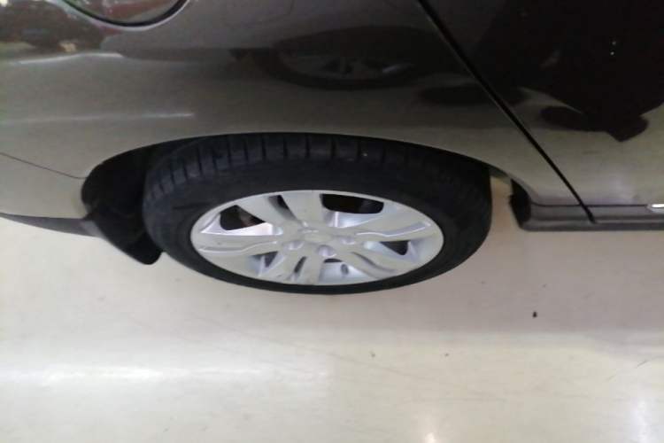 Used Peugeot 3008 2013 1.6THP Automatic Prestige Edition Right Rear Wheel Hub