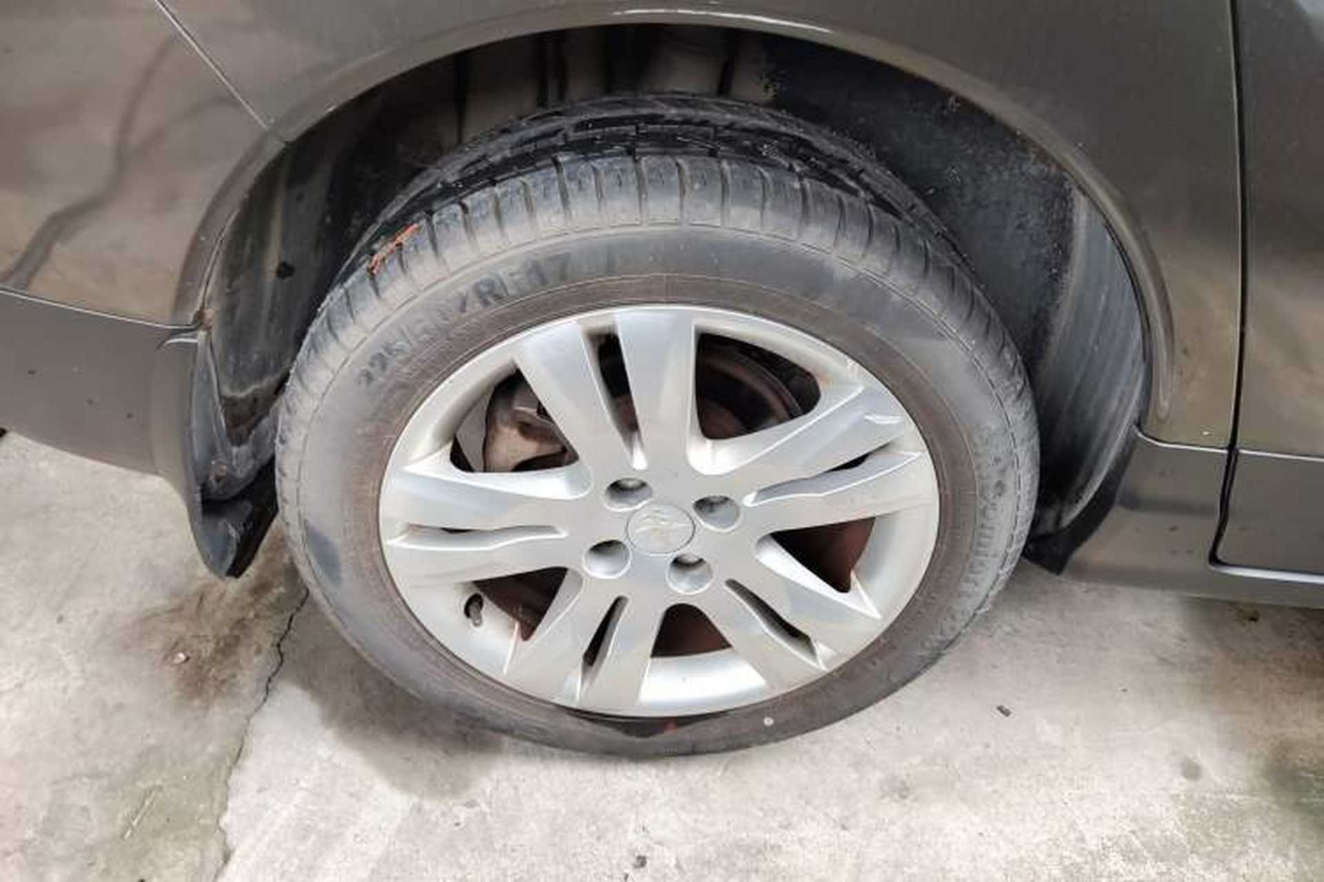 Used Peugeot 3008 2013 2.0L Automatic Trend Edition Right Rear Wheel Hub