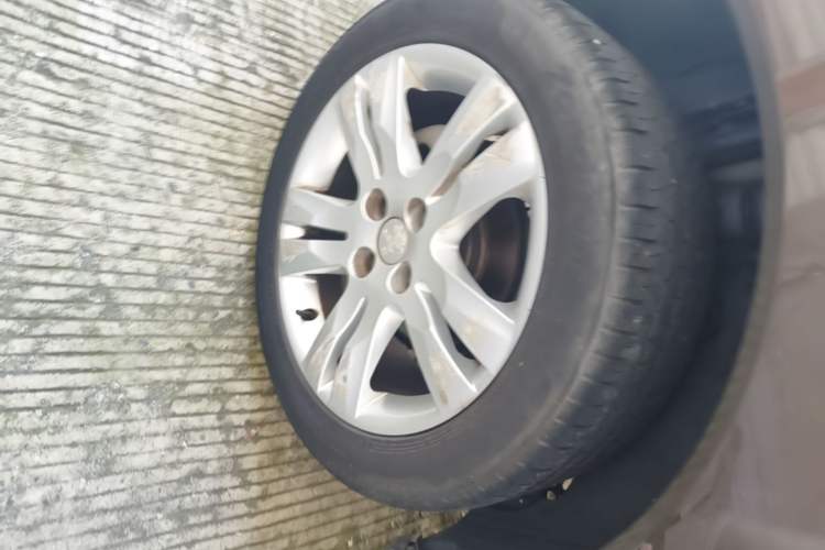 Used Peugeot 3008 2013 2.0L Automatic Trend Edition Right Rear Wheel Hub