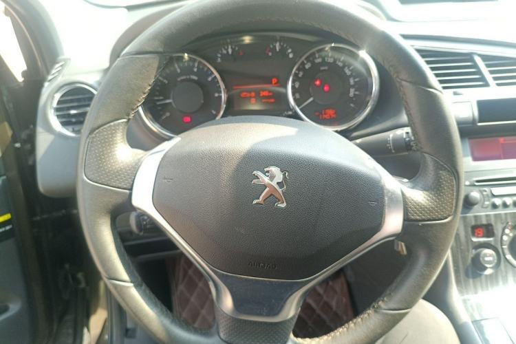 Used Peugeot 3008 2013 2.0L Automatic Trend Edition Steering Wheel