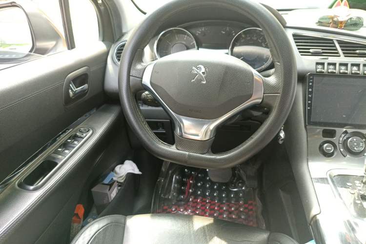 Used Peugeot 3008 2013 1.6THP Automatic Prestige Edition Steering Wheel