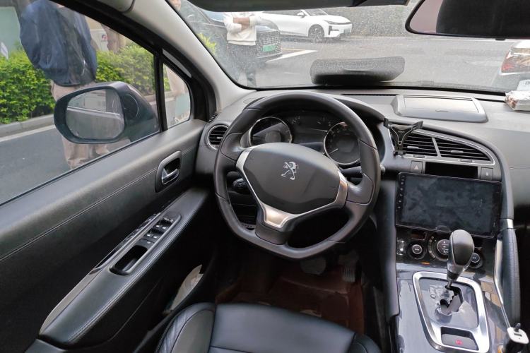 Used Peugeot 3008 2013 2.0L Automatic Trend Edition Steering Wheel