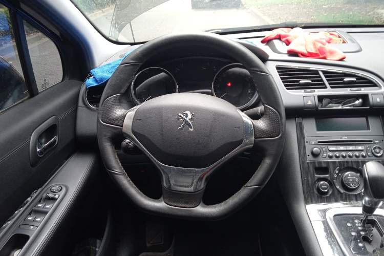 Used Peugeot 3008 2013 2.0L Automatic Trend Edition Steering Wheel