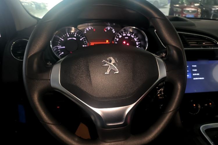 Used Peugeot 3008 2013 2.0L Automatic Classic Edition Steering Wheel