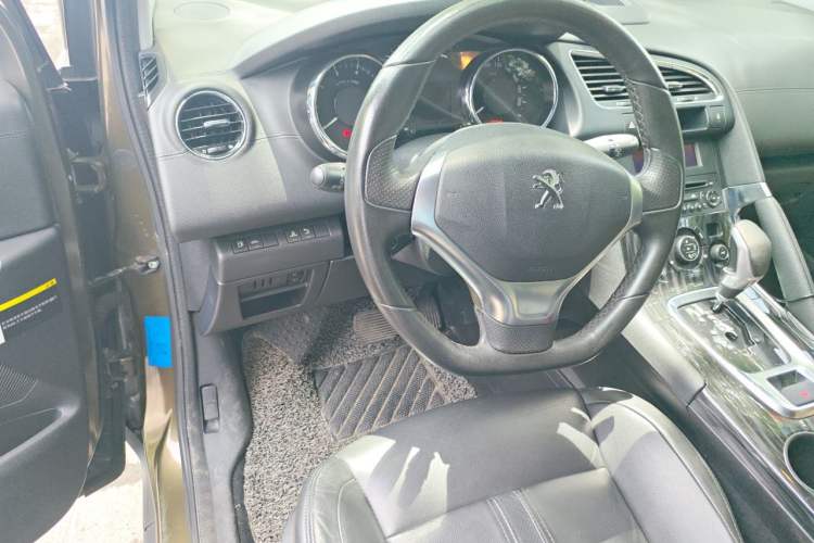 Used Peugeot 3008 2013 2.0L Automatic Trend Edition Steering Wheel