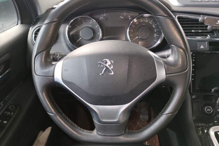 Used Peugeot 3008 2013 1.6THP Automatic Trend Edition Steering Wheel