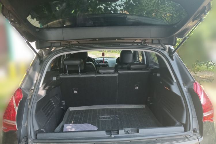 Used Peugeot 3008 2013 1.6THP Automatic Prestige Edition Trunk