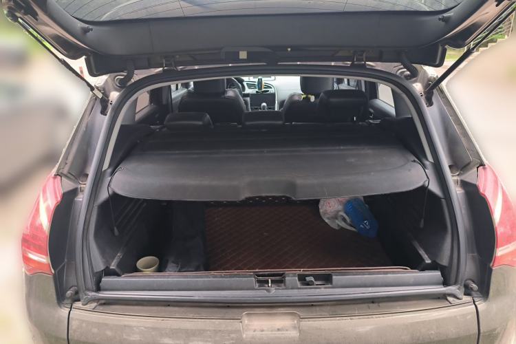 Used Peugeot 3008 2013 2.0L Automatic Trend Edition Trunk