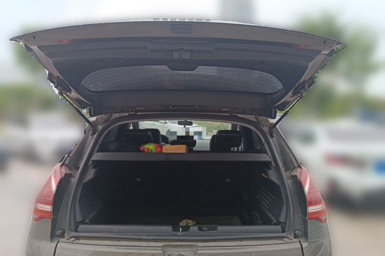Used Peugeot 3008 2013 2.0L Automatic Classic Edition Trunk