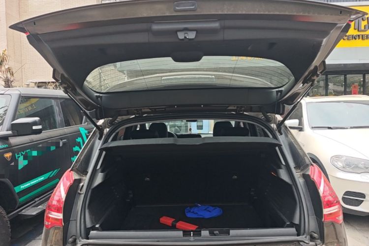 Used Peugeot 3008 2013 1.6THP Automatic Prestige Edition Trunk