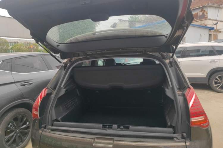 Used Peugeot 3008 2013 1.6THP Automatic Prestige Edition Trunk