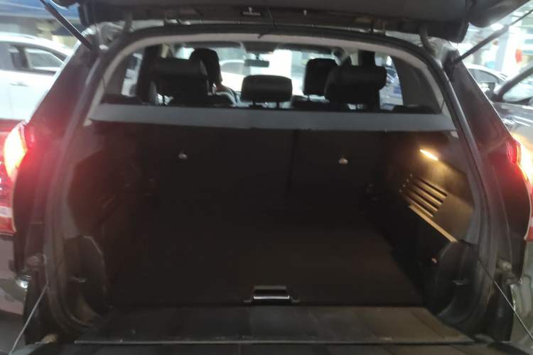 Used Peugeot 3008 2013 2.0L Manual Classic Edition Trunk