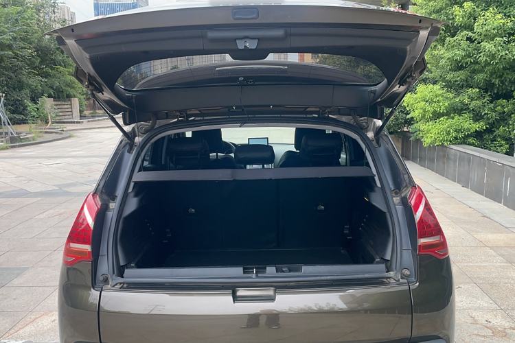 Used Peugeot 3008 2013 2.0L Manual Classic Edition Trunk