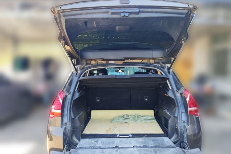 Used Peugeot 3008 2013 2.0L Automatic Trend Edition Trunk