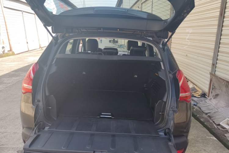Used Peugeot 3008 2013 2.0L Automatic Trend Edition Trunk