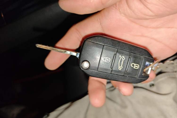 Used Peugeot 3008 2013 1.6THP Automatic Trend Edition Vehicle Key
